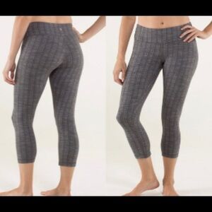Lululemon Wunder Under Heathered Herringbone Pattern Gray Cropped Tight Size 6.